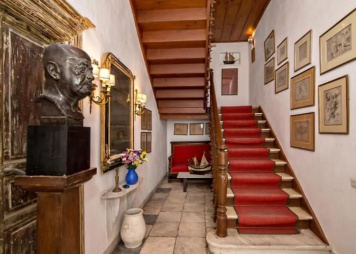 Cambanis Mανsion Holiday home